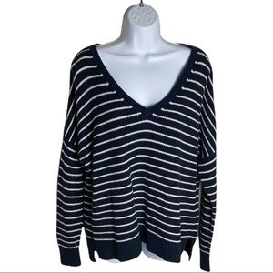 Abercrombie & Fitch Blue and White Sweater Dolman Sleeve Size M